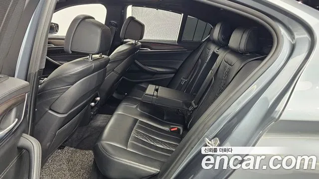 BMW 5-Series 2018 — фото 12