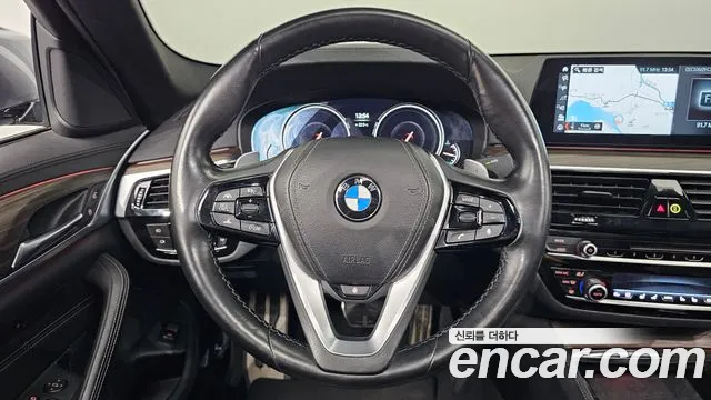 BMW 5-Series 2018 — фото 13