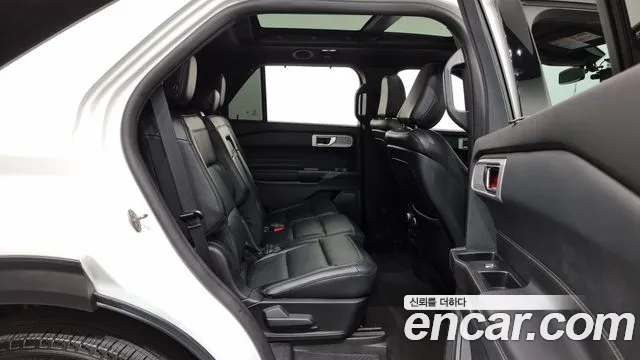Ford Explorer 2020 — фото 12
