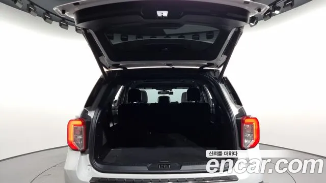 Ford Explorer 2020 — фото 20