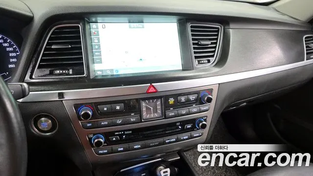 Hyundai Genesis 2016 — фото 14