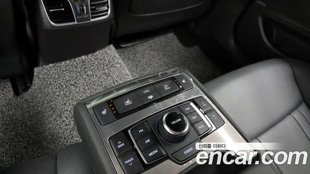 Hyundai Genesis 2016 — фото 18