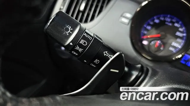 Hyundai Genesis 2011 — фото 18