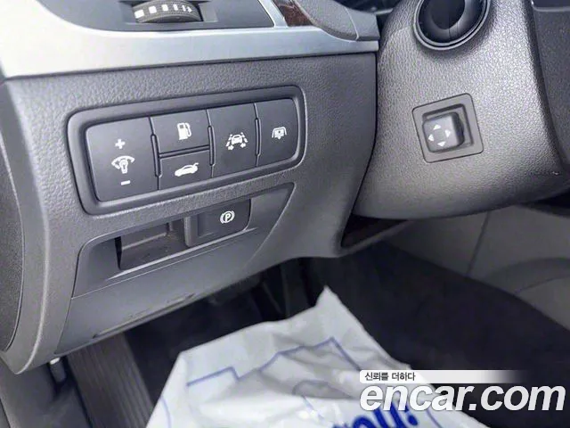Hyundai Genesis 2016 — фото 11