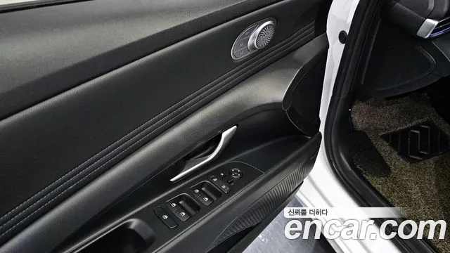 Hyundai AVANTE 2021 — фото 13