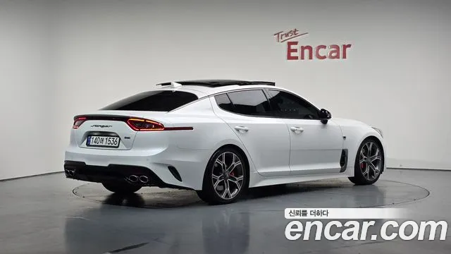 Kia Stinger 2019 — фото 1