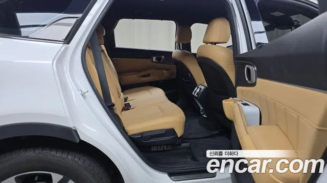 Kia Sorento 2023 — фото 12
