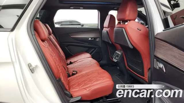 Peugeot 5008 2024 — фото 12