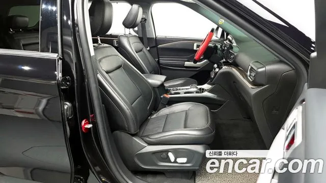 Ford Explorer 2022 — фото 10