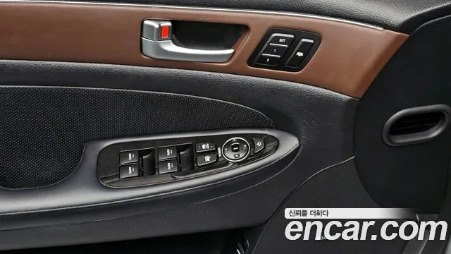 Hyundai Genesis 2012 — фото 17