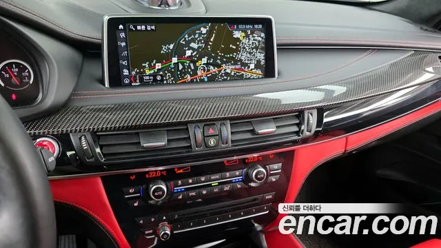 BMW X6M 2018 — фото 14