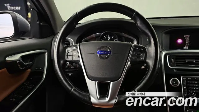 Volvo S60 2017 — фото 13