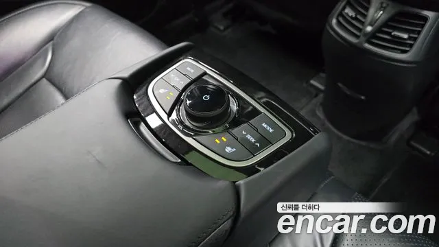 Hyundai Grandeur 2016 — фото 18