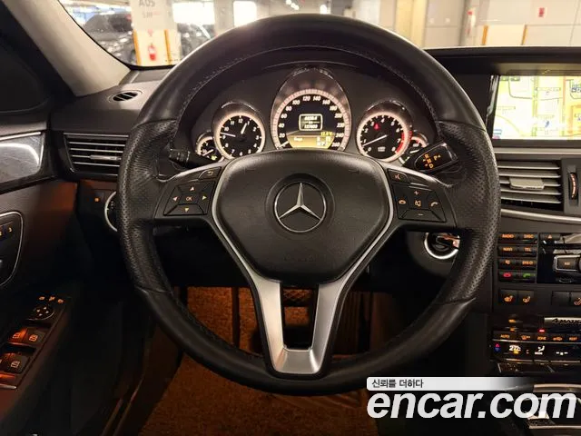 Mercedes-Benz E-Class 2012 — фото 10
