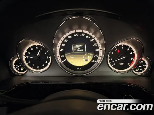 Mercedes-Benz E-Class 2012 — фото 11