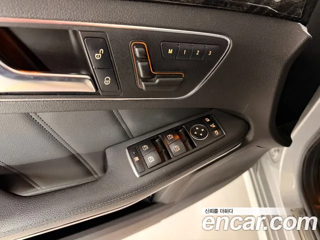 Mercedes-Benz E-Class 2012 — фото 12