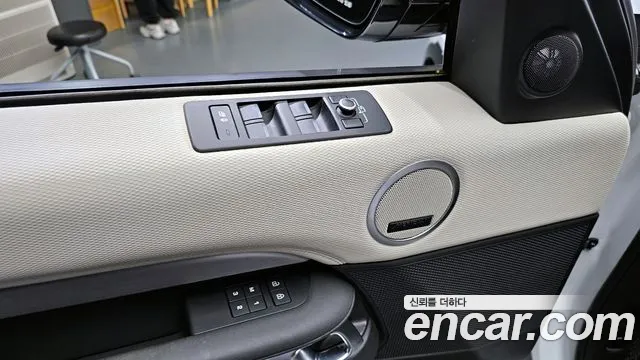 Land Rover Discovery 2022 — фото 14