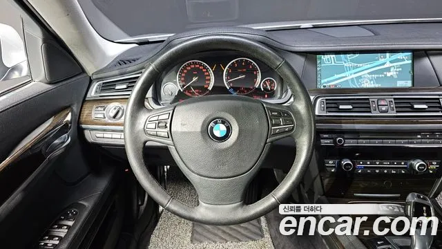 BMW 7-Series 2012 — фото 14