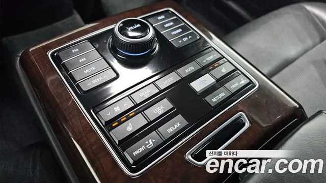 Hyundai Equus 2015 — фото 20