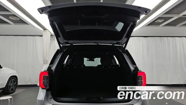 Ford Explorer 2021 — фото 20