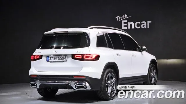 Mercedes-Benz GLB-Class 2022 — фото 2