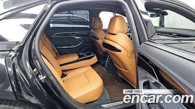 Audi A8 2023 — фото 12