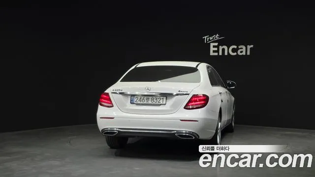 Mercedes-Benz E-Class 2018 — фото 4