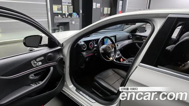 Mercedes-Benz E-Class 2018 — фото 10