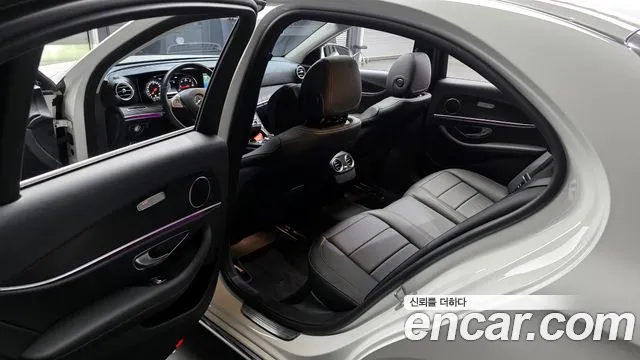 Mercedes-Benz E-Class 2018 — фото 11