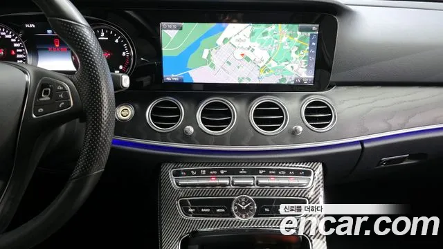 Mercedes-Benz E-Class 2018 — фото 17