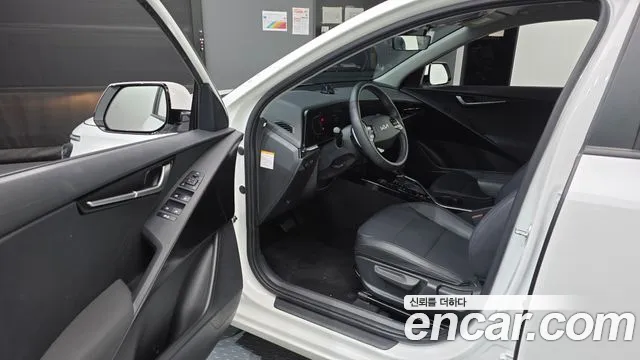Kia Niro 2022 — фото 10