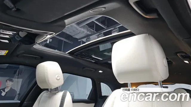 Land Rover Range Rover Velar 2023 — фото 18