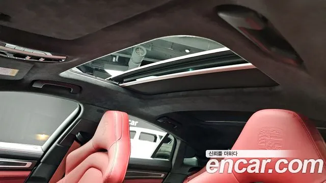 Porsche Panamera 2020 — фото 17