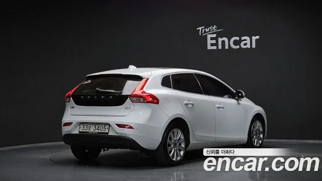 Volvo V40 2015 — фото 2