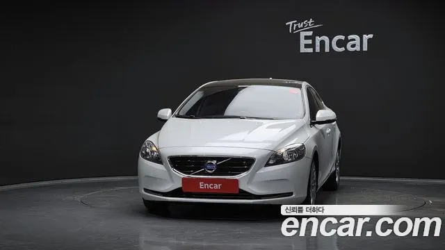 Volvo V40 2015 — фото 3