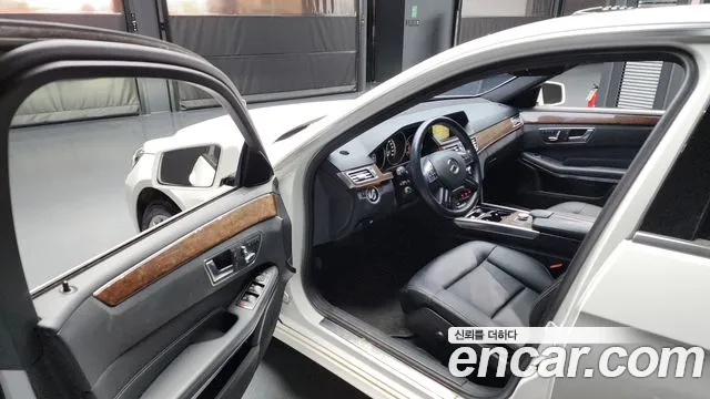 Mercedes-Benz E-Class 2014 — фото 10