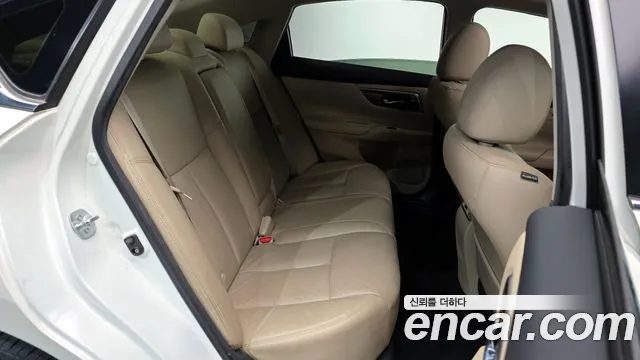Nissan Altima 2016 — фото 12