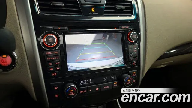Nissan Altima 2016 — фото 15