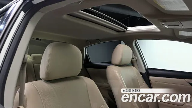 Nissan Altima 2016 — фото 18