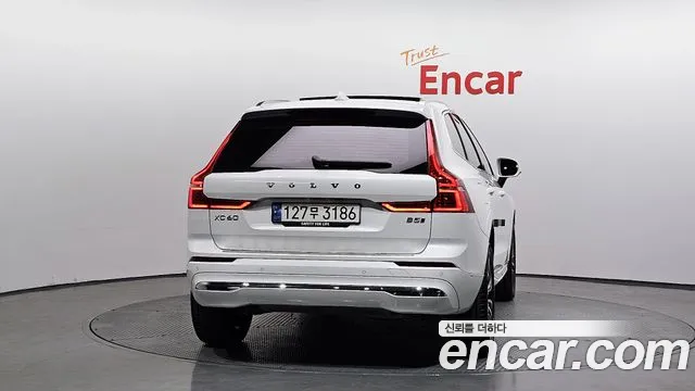Volvo XC60 2024 — фото 4