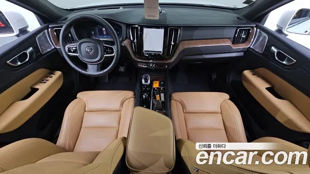 Volvo XC60 2024 — фото 7