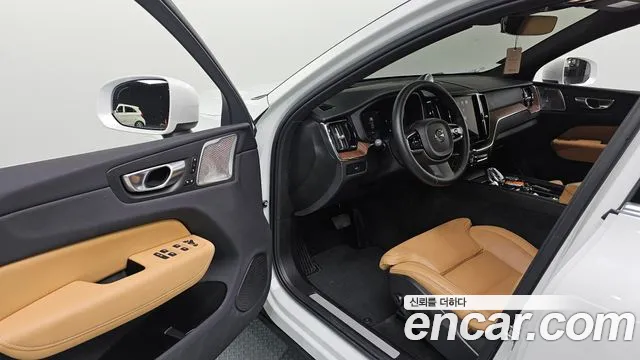 Volvo XC60 2024 — фото 10