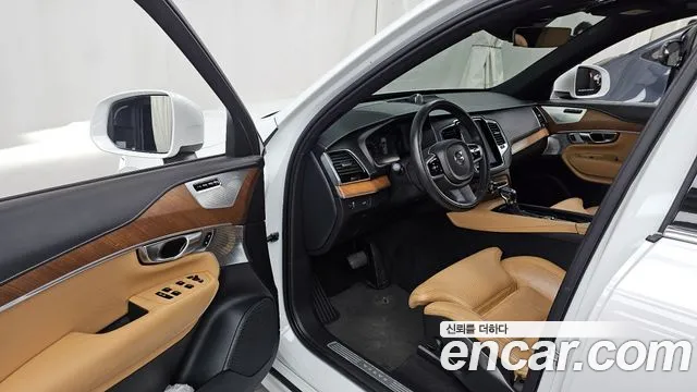 Volvo XC90 2019 — фото 10
