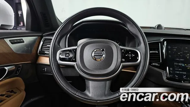 Volvo XC90 2019 — фото 13