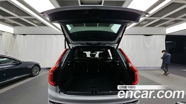 Volvo XC90 2019 — фото 20