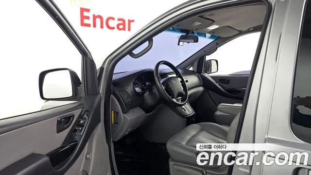 Hyundai Starex 2017 — фото 11