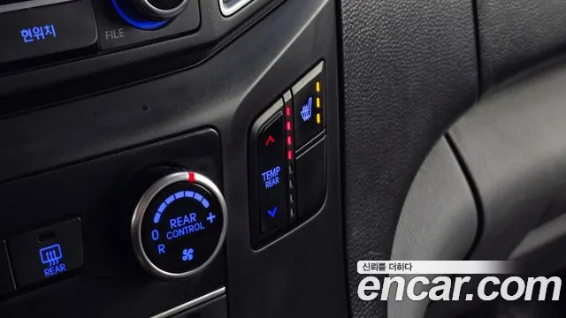 Hyundai Starex 2017 — фото 18