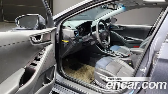 Hyundai Ioniq 2016 — фото 11