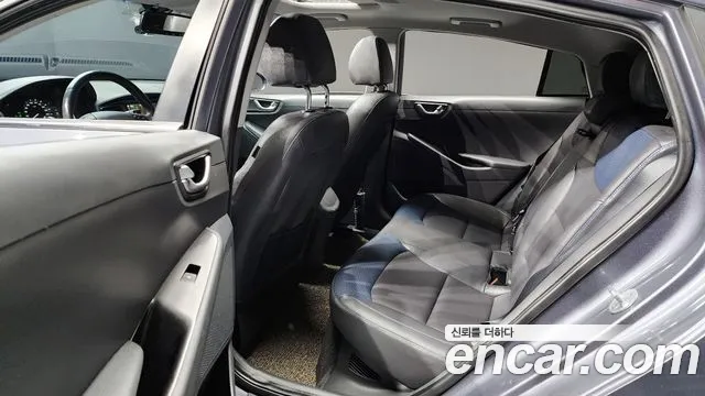 Hyundai Ioniq 2016 — фото 12