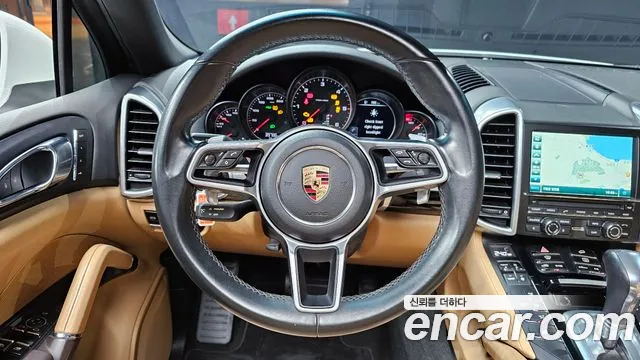 Porsche Cayenne 2016 — фото 13
